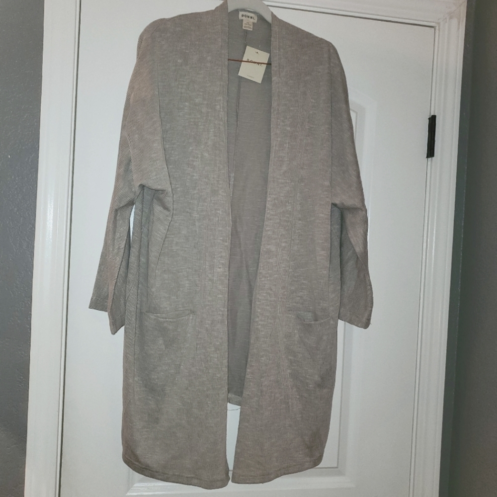 Sweater - Picture 2 of 6